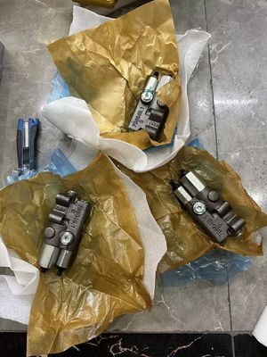 Fabrika Doğrudan Satış Çekirgen Standart Boyut Cat305.5E2 Hidrolik Pompa Montajı/ Solenoid Yüksek Sıcaklığa Direnci Çekirgen Çekirgen Hidrolik Yedek Parçalar